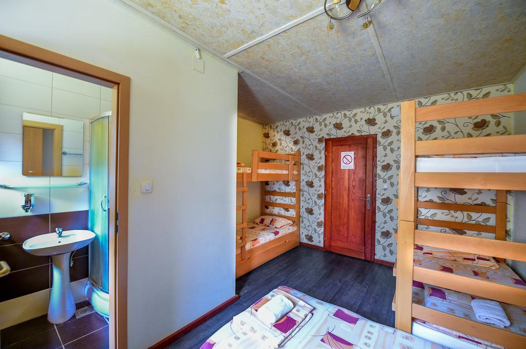 San Art Floating Hostel & Apartments Белград Екстер'єр фото