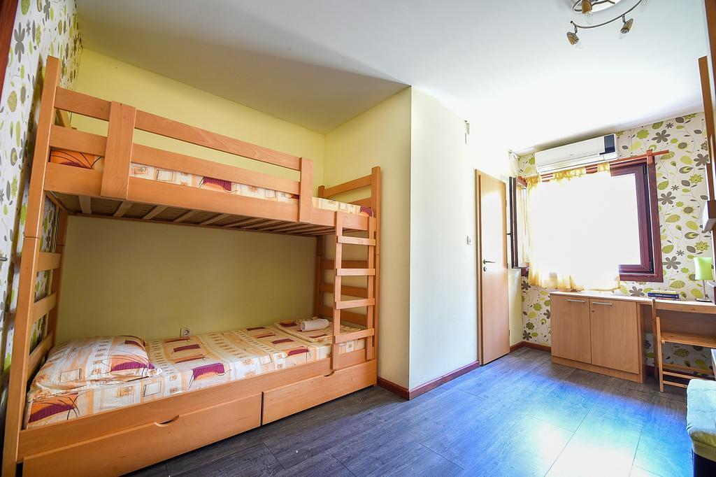 San Art Floating Hostel & Apartments Белград Екстер'єр фото