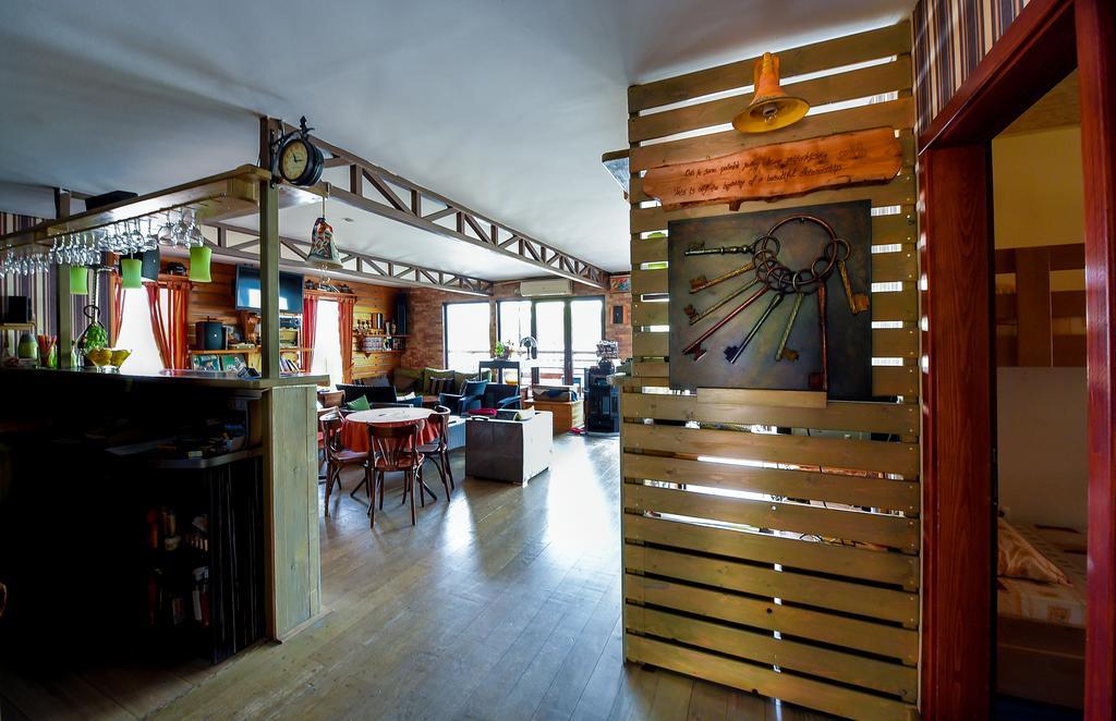 San Art Floating Hostel & Apartments Белград Екстер'єр фото
