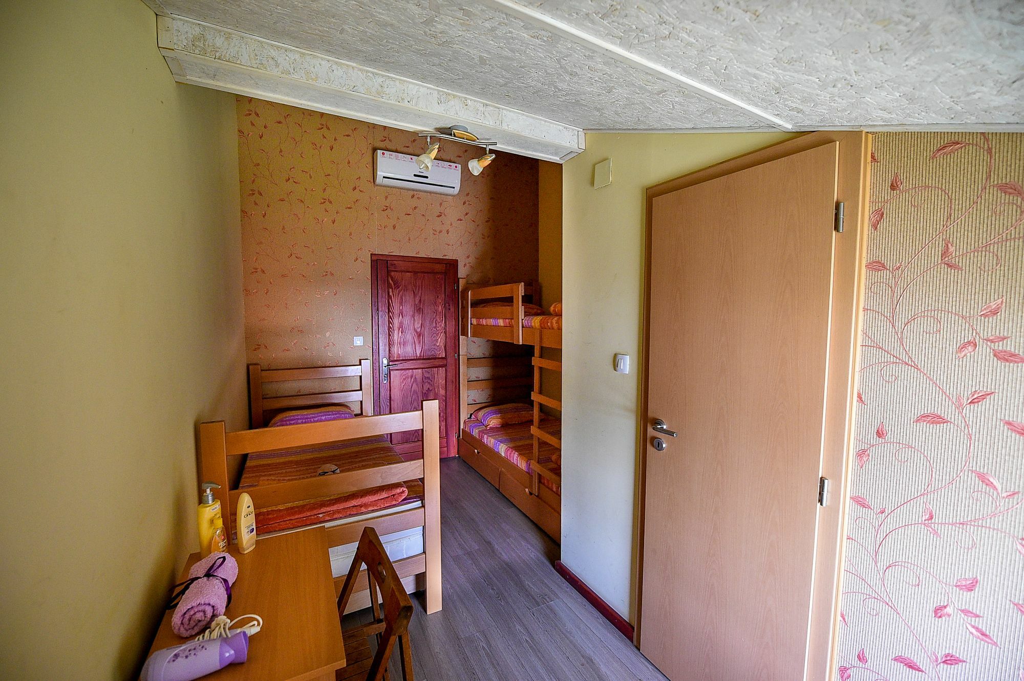 San Art Floating Hostel & Apartments Белград Екстер'єр фото